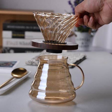 قمع V60 زجاج عسلي - مقاس 02 | V60 Coffee Dripper 02