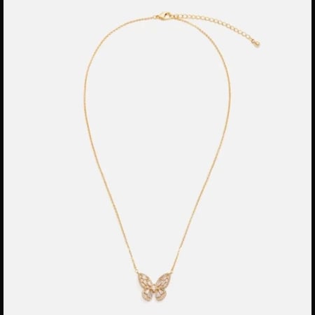 بوكيه مع سلسال الفراشة