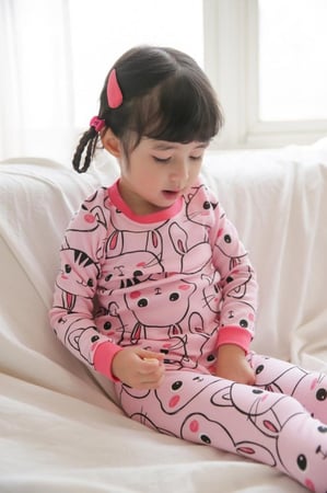 بجامة أرنب وقطه