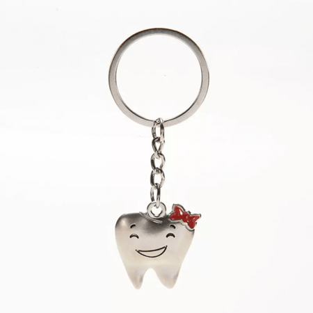 ميدالية أسنان (أحمر* أزرق ) لون فضي