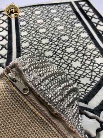 سجادة مبطنة