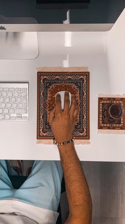 ماوس باد سجاد احمر مزخرف