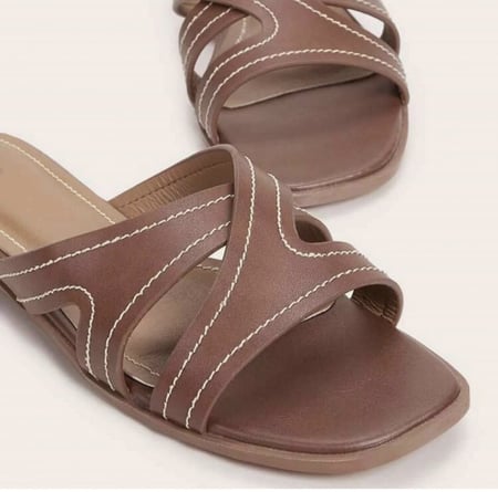 شبشب بني مريح