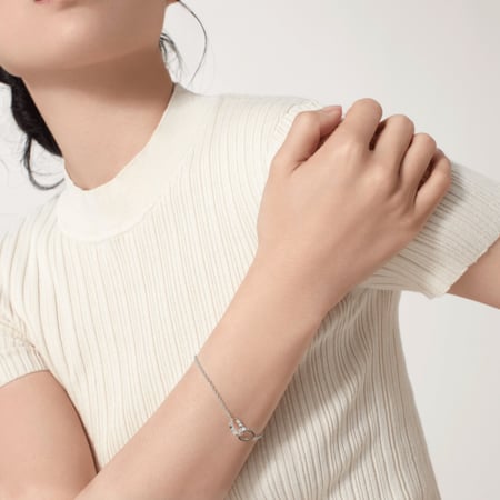 اسوارة LOVE - سلڤر