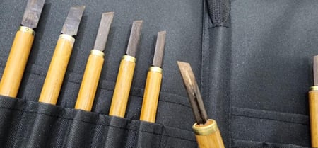 طقم أقلام جاوي (10 أقلام) مع حقيبة قماشية فاخرة