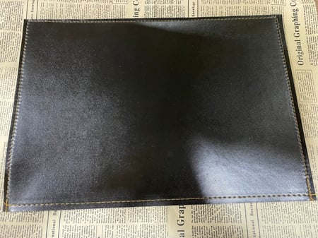 مسند جلد أسود، من طبقتين، ناعم، مخيط، يمكن وضع أوراق بداخله