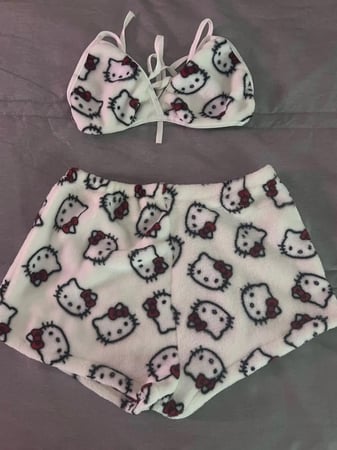 سنتيانة هيلو كيتي - hello kitty