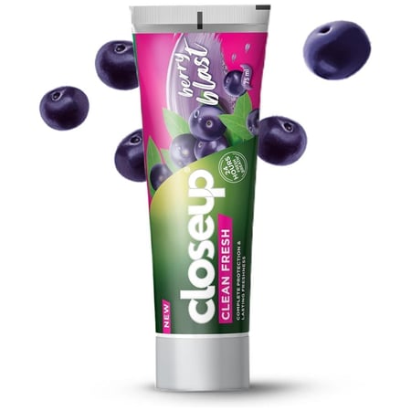 معجون أسنان باور وايت بمزيج توت الأساي من كلوس اب - 75 مل