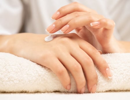 بيوديرما اتوديرم كريم مجدد ومرطب لليد والأظافر 50مل