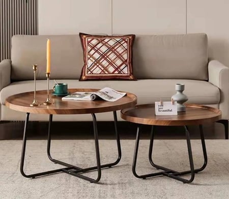 طقم من طاولات الضيافة الدائربة