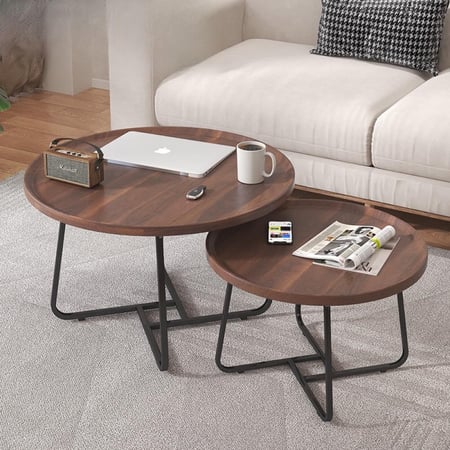 طقم من طاولات الضيافة الدائربة