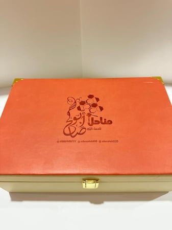 صندوق  لـ 6 عبوات عسل من اختيارك