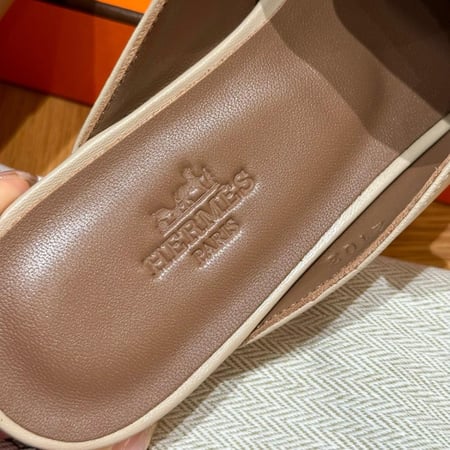 Hermes oz صندل