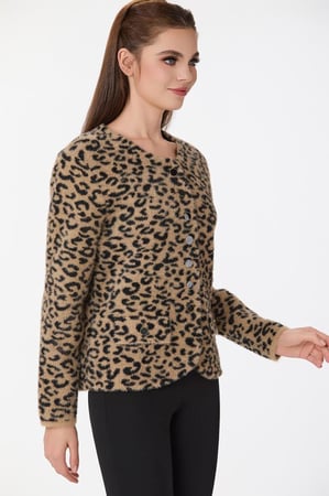 جاكيت بنقشة الفهد