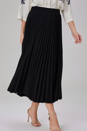 تنورة كلوش مكسر أسود