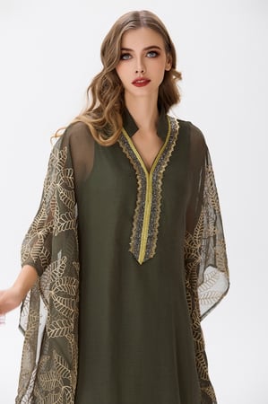 جلابية شيفون زيتي مزينة بتطريز ذهبي