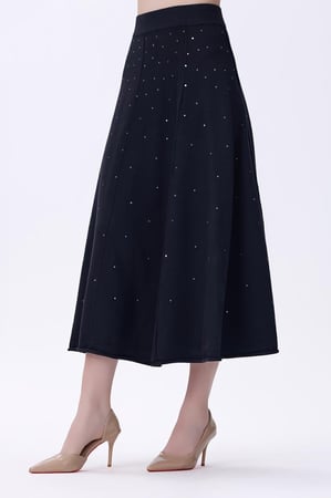 تنورة اسود شتوي اضافات لامعة