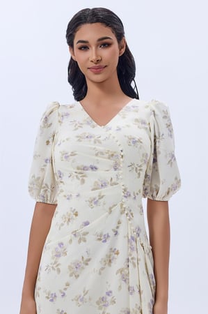 فستان شيفون مع لؤلؤ