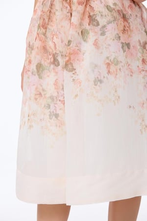 فستان اورغنزا بنقشة الورد