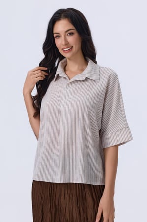 بلوزة مخططة بيج بقصة مريحة وياقة كلاسيكية | Prando