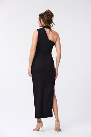 فستان كريب مع لؤلؤ