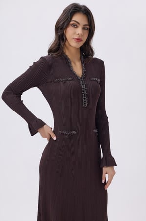 فستان ميدي بني أنيق بتطريز ناعم