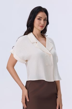 بلوزة اوف وايت نسائية بأكمام قصيرة وقصة أنيقة | Prando