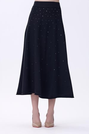 تنورة اسود شتوي اضافات لامعة