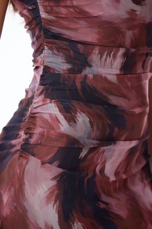 فستان تول بثنيات