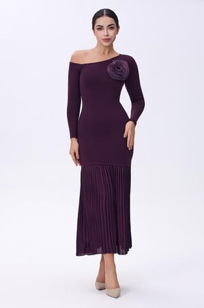 فستان أوف شولدر بزهرة بارزة وتنورة بليسيه