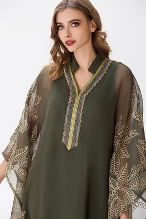 جلابية شيفون زيتي مزينة بتطريز ذهبي