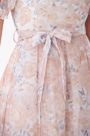 فستان اورغنزا بنقشة الورود