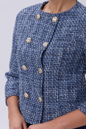 جاكيت تويد أزرق بأزرار ذهبية مزدوجة