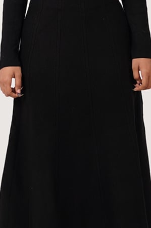 تنورة اسود شتوي ملمس بارز