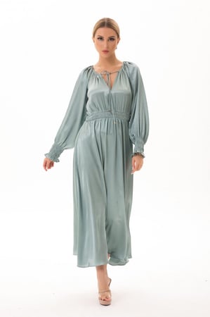 فستان ساتان طويل