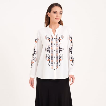 بلوزة حرير بنقشة هندسية