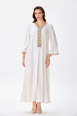 جلابية كتان  كلاسيكية بتقليم ذهبي