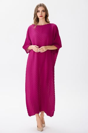 فستان بليسية فوشي بحياكة عصرية