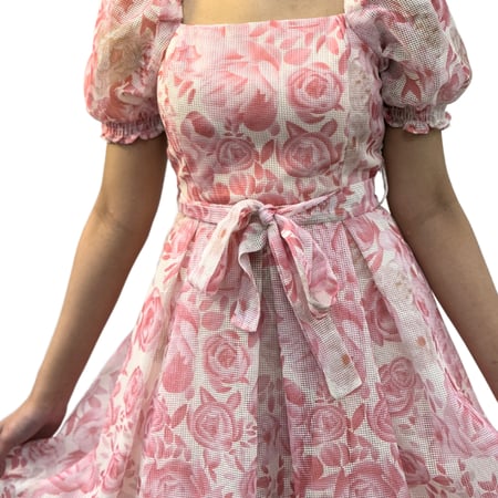 فستان اورغنزا بنقشة الورد