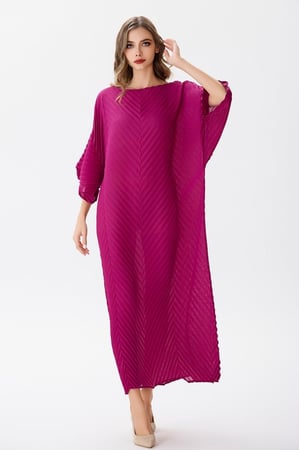 فستان بليسية فوشي بحياكة عصرية