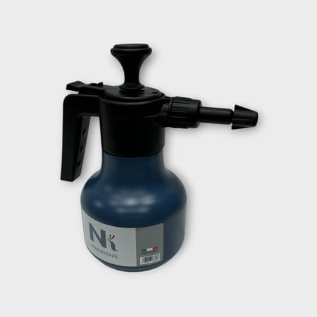 NK Water Spray 1.5l بخاخ ماء لطيور الزينة