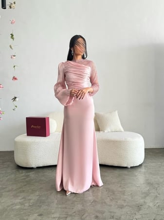 “روز إيليت”  فستان ناعم