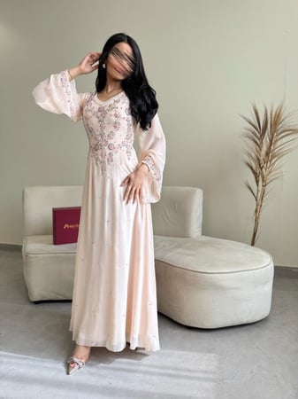 فستان شيفون مطرز