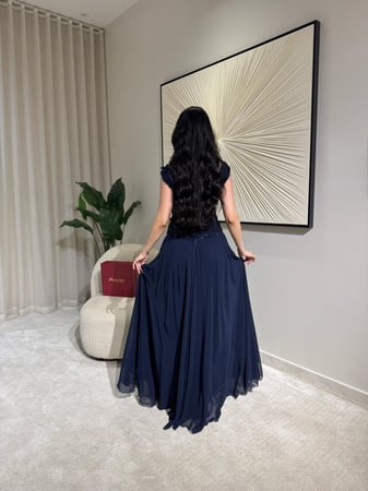 فستان سهرة نيفي رويال