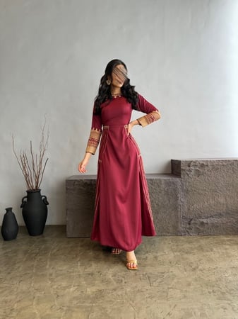 جلابية التأسيس مطرزه احمر