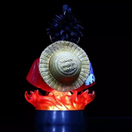 مجسم لوفي المضيئ