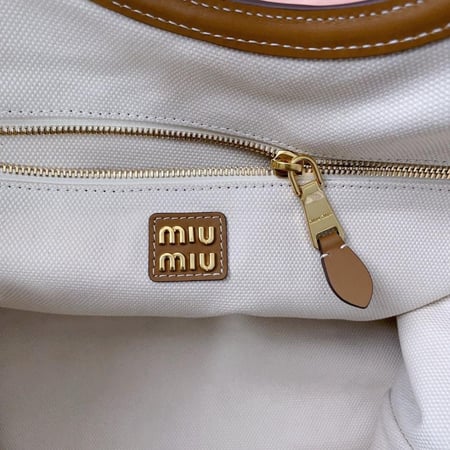 Miu Miu 38cm
