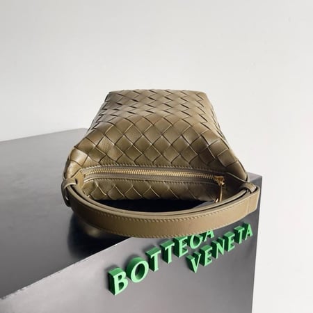 Bottega veneta 17cm