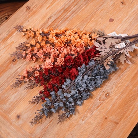 غصن الدلفينيوم  برتقالي