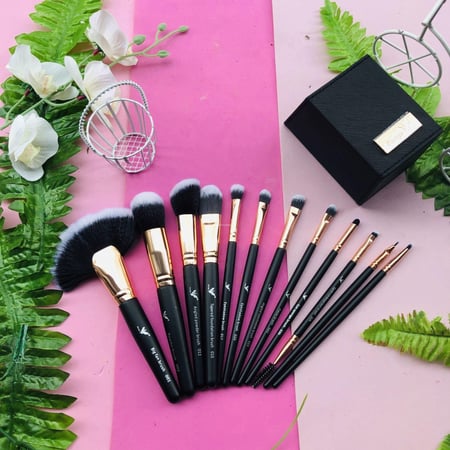 طقم فرش سيجنتشر من داروج DG002B اسود سادة بستاند